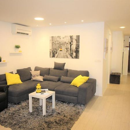 Apartment Pia シベニク エクステリア 写真