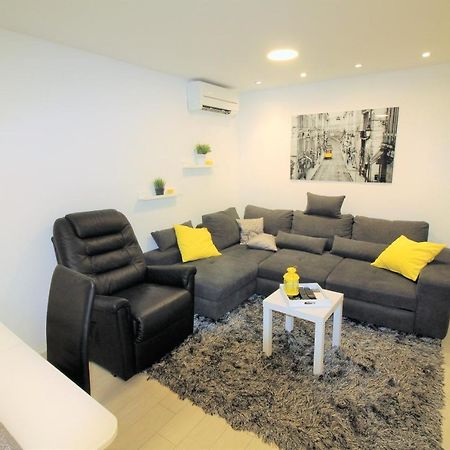 Apartment Pia シベニク エクステリア 写真