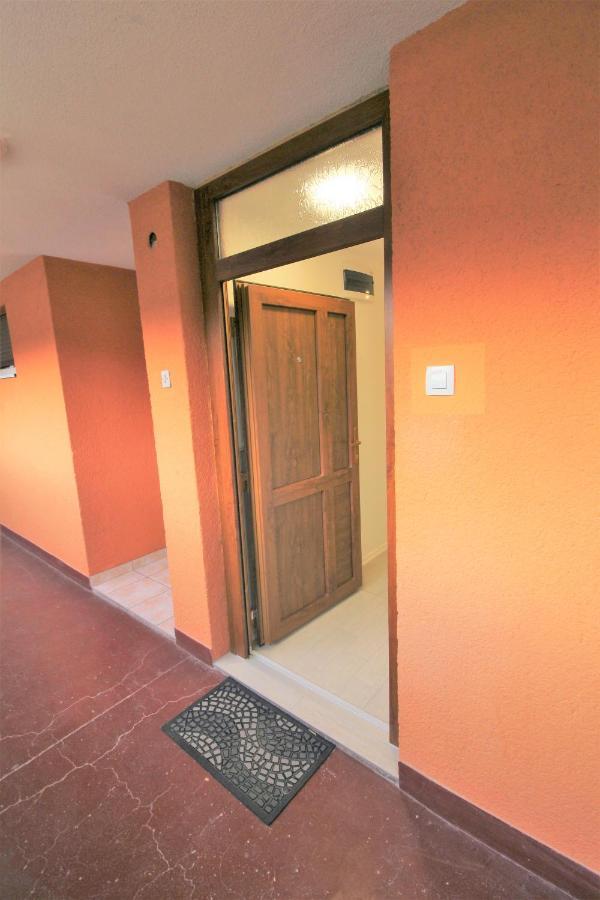 Apartment Pia シベニク エクステリア 写真