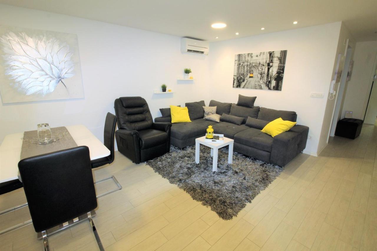Apartment Pia シベニク エクステリア 写真