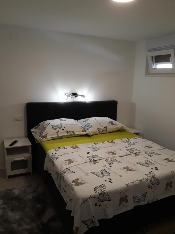 Apartment Pia シベニク エクステリア 写真