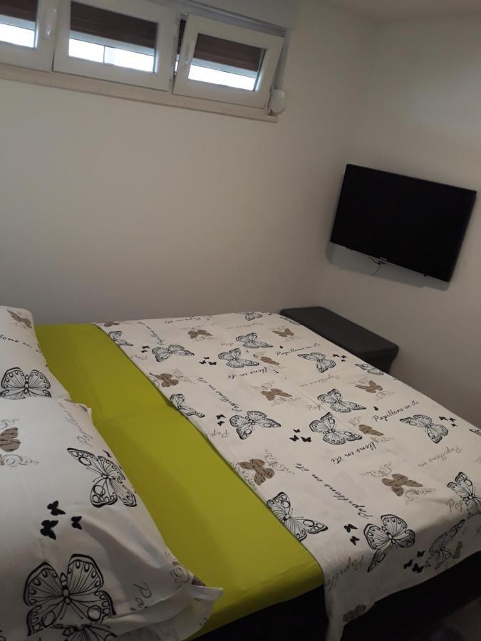 Apartment Pia シベニク エクステリア 写真